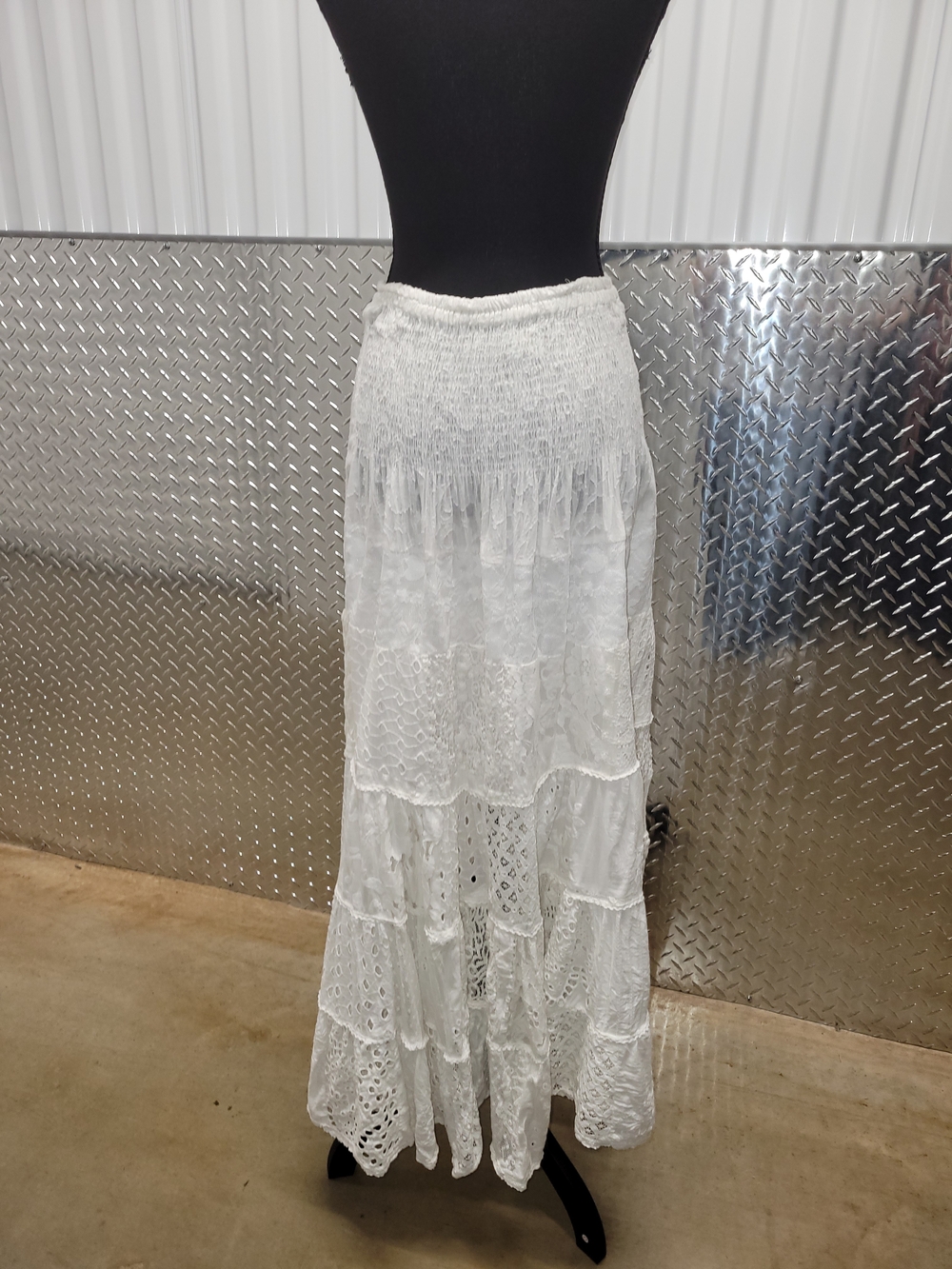 ANTICA SARTORIA WHITE LACE CONVERTABLE SKIRT WITH UNDERNEATH SLIP/PETTICOAT  O/S